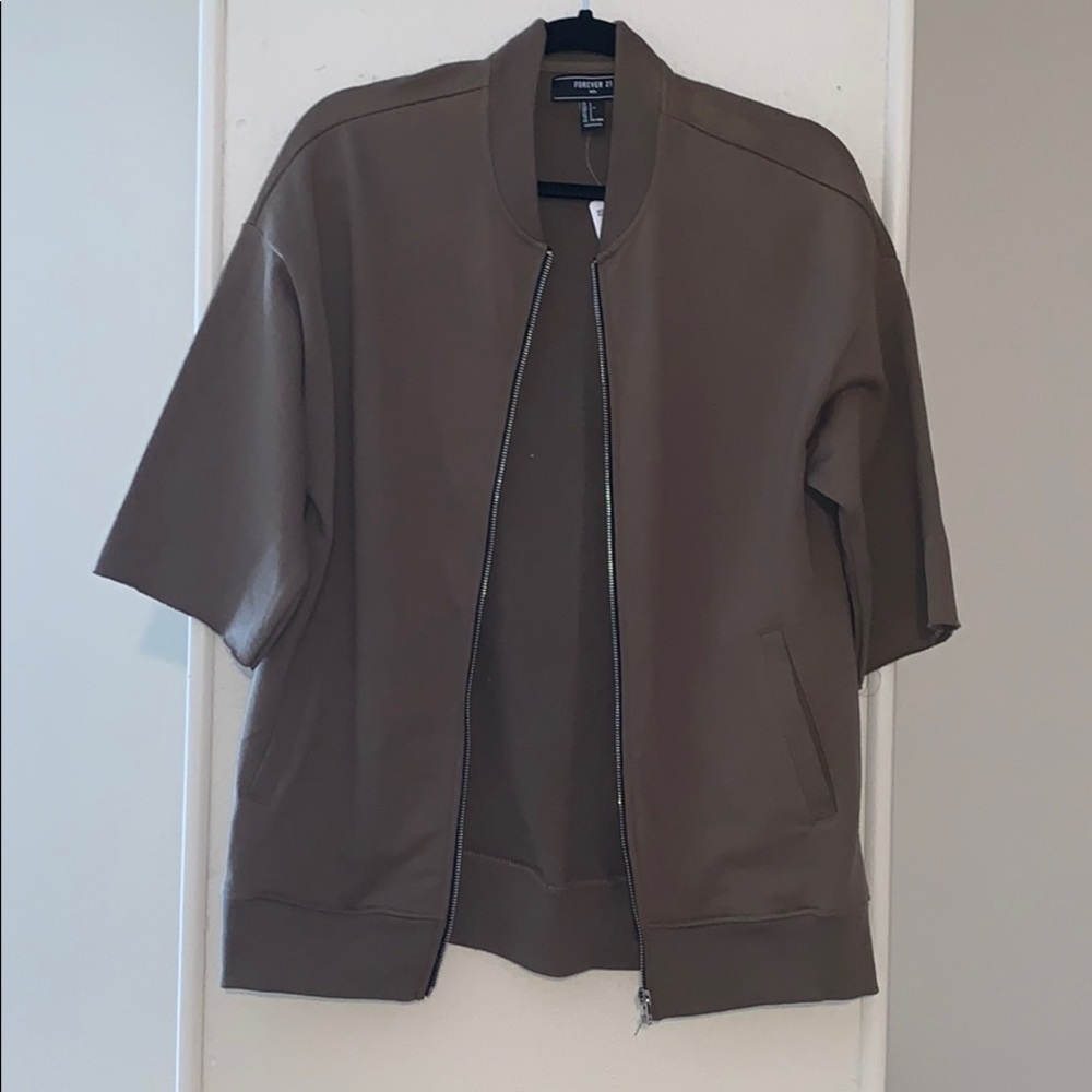 Men’s Short Sleeve Bomber Style Jacket